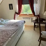 Charming Golden With Breathtaking Sea Views Moskenes