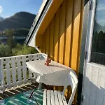 Charming Golden With Breathtaking Sea Views Hébergement de vacances *