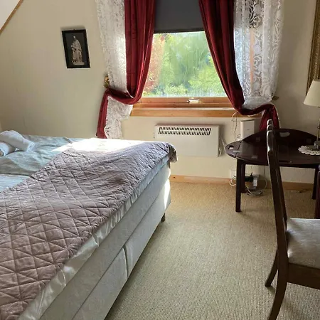 Charming Golden With Breathtaking Sea Views Moskenes