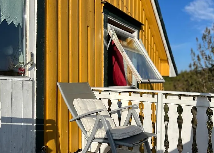 Charming Golden With Breathtaking Sea Views Moskenes