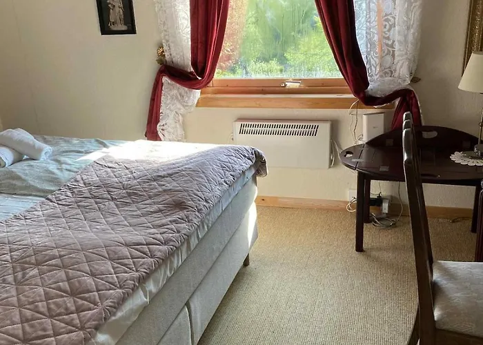 Charming Golden With Breathtaking Sea Views Moskenes