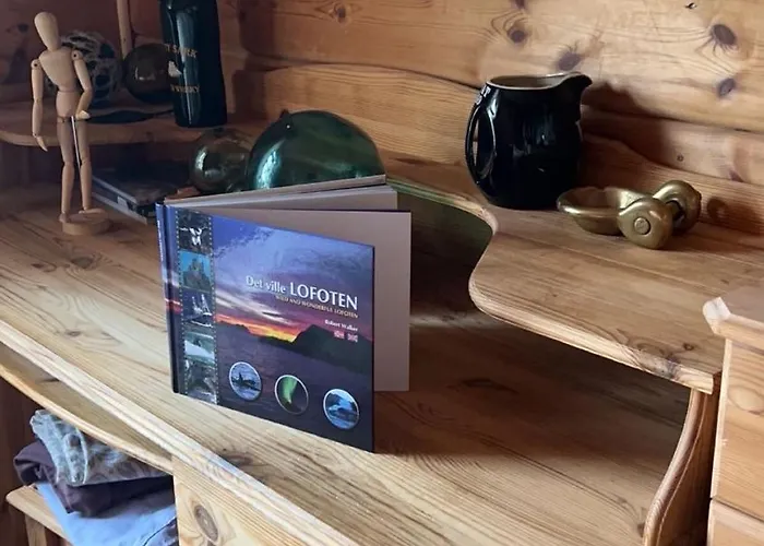 Charming Golden With Breathtaking Sea Views Moskenes